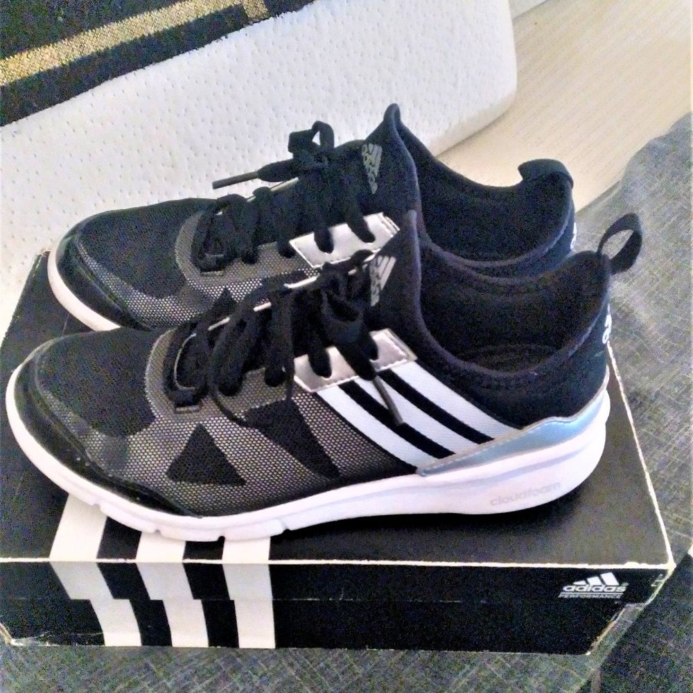 Adidas Niya Cloudfoam Sneaker